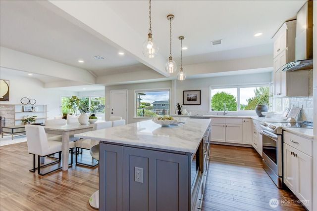 3228 57th Avenue SW, Seattle, WA 98116