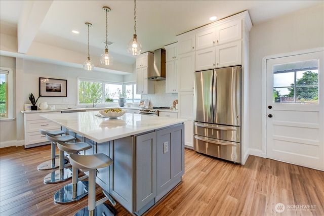 3228 57th Avenue SW, Seattle, WA 98116