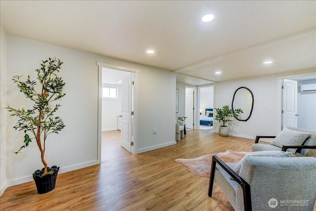 3228 57th Avenue SW, Seattle, WA 98116