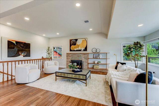 3228 57th Avenue SW, Seattle, WA 98116
