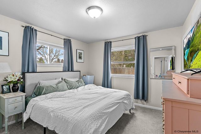 5317 SYRACUSE RD, Cheyenne, WY 82009