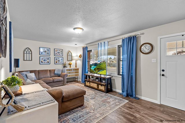 5317 SYRACUSE RD, Cheyenne, WY 82009