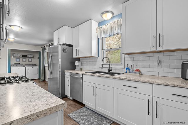 5317 SYRACUSE RD, Cheyenne, WY 82009