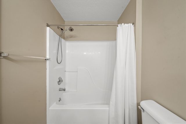 1755 Weatherstone Drive, Ann Arbor, MI 48108