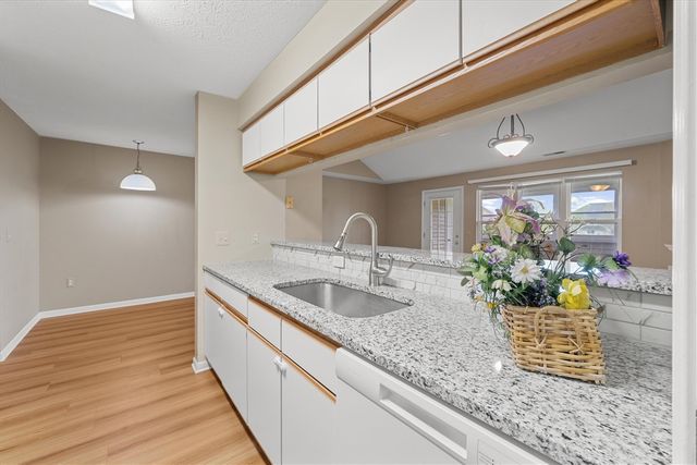 1755 Weatherstone Drive, Ann Arbor, MI 48108
