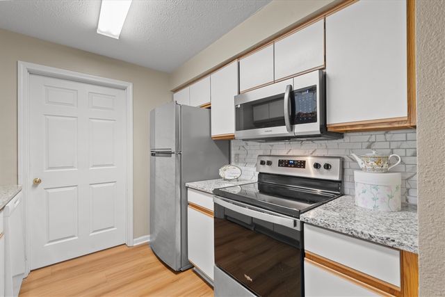 1755 Weatherstone Drive, Ann Arbor, MI 48108