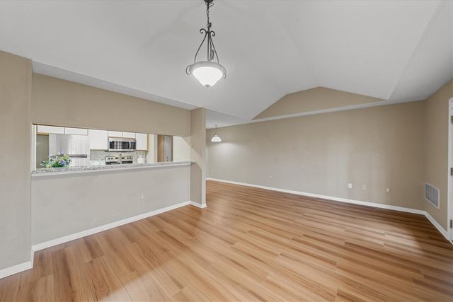 1755 Weatherstone Drive, Ann Arbor, MI 48108