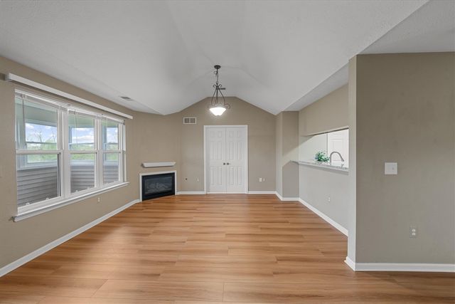 1755 Weatherstone Drive, Ann Arbor, MI 48108