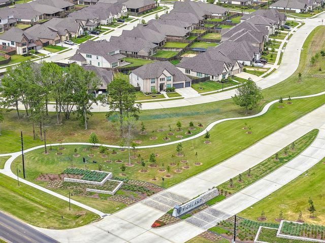 11814 Bush Tail Court, Mont Belvieu, TX 77523