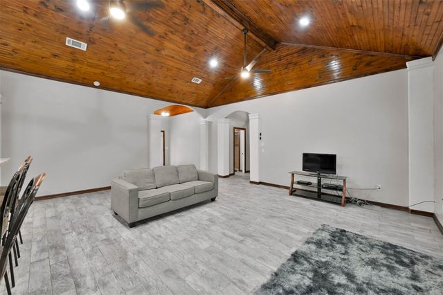 74 Percy Howard Road, Huntsville, TX 77320