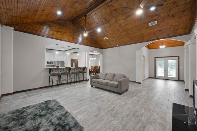 74 Percy Howard Road, Huntsville, TX 77320