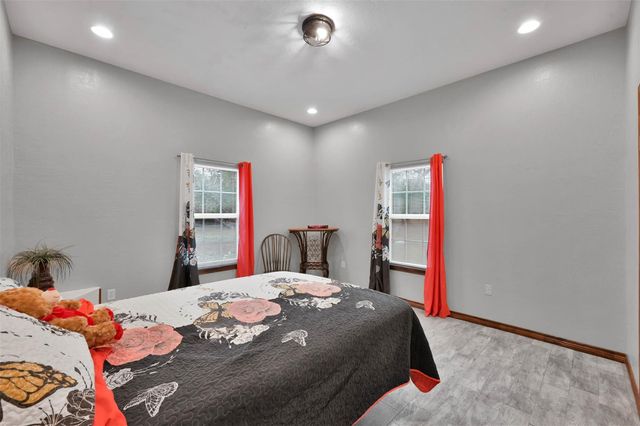 74 Percy Howard Road, Huntsville, TX 77320
