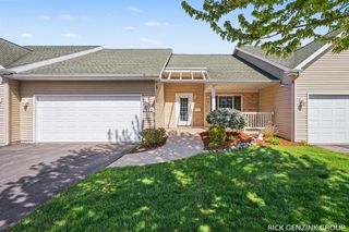 1103 Fountain View Circle #2, Holland City, MI 49423