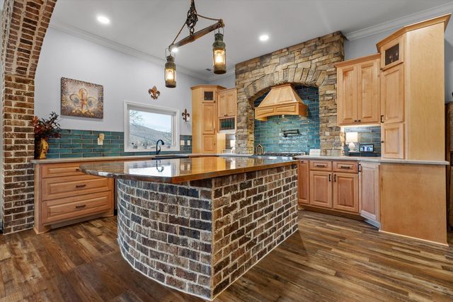 300 Skyhigh Drive, Dunlap, TN 37327