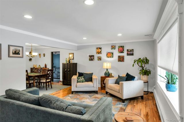 362 Easton Street, Ronkonkoma, NY 11779