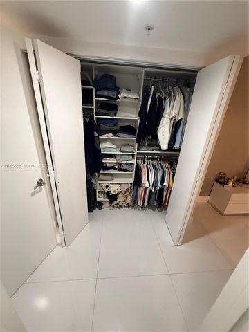 250 Sunny Isles Blvd TH-207, Sunny Isles Beach, FL 33160