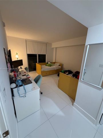 250 Sunny Isles Blvd TH-207, Sunny Isles Beach, FL 33160