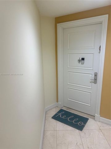 250 Sunny Isles Blvd TH-207, Sunny Isles Beach, FL 33160