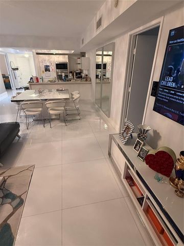 250 Sunny Isles Blvd TH-207, Sunny Isles Beach, FL 33160