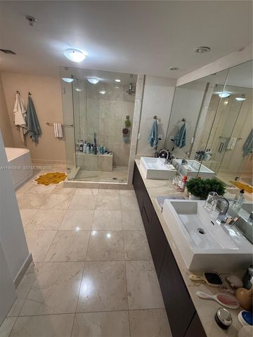 250 Sunny Isles Blvd TH-207, Sunny Isles Beach, FL 33160