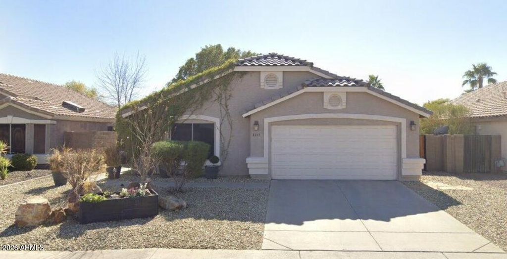 8747 W LONE CACTUS Drive, Peoria, AZ 85382