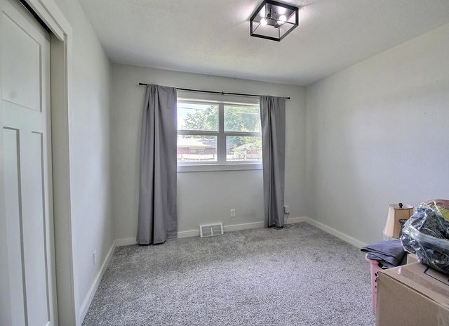 3434 S Washington Ave, Wichita, KS 67216