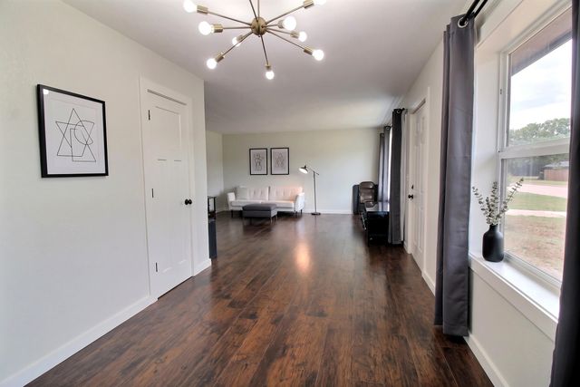 3434 S Washington Ave, Wichita, KS 67216