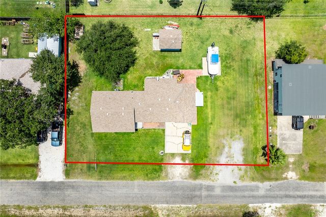66 Redfish Dr, Rockport, TX 78382