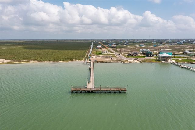 66 Redfish Dr, Rockport, TX 78382