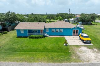 66 Redfish Dr, Rockport, TX 78382