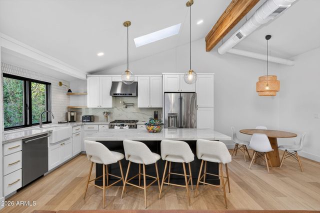 4842 E FAIRMOUNT Avenue, Phoenix, AZ 85018