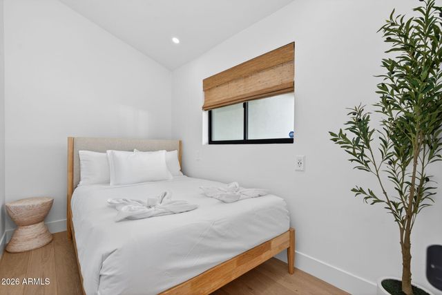 4842 E FAIRMOUNT Avenue, Phoenix, AZ 85018