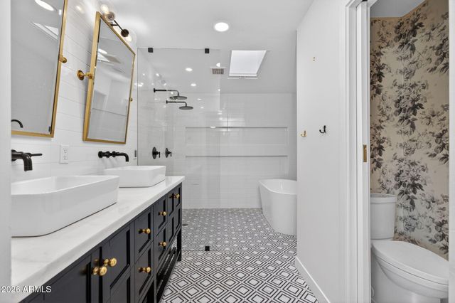 4842 E FAIRMOUNT Avenue, Phoenix, AZ 85018