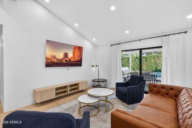 4842 E FAIRMOUNT Avenue, Phoenix, AZ 85018