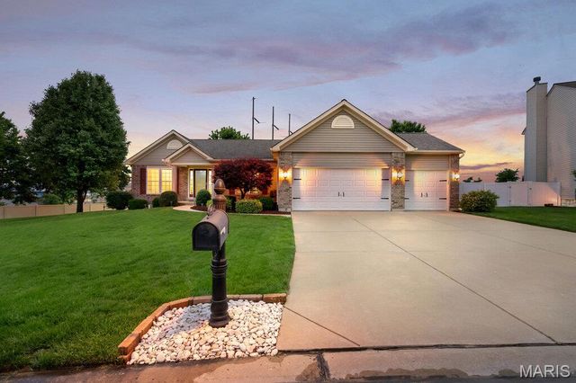 8110 Glen Arbor Drive, Lake St Louis, MO 63367