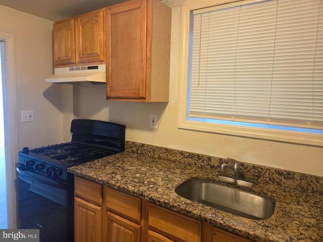 421 E 9TH ST, Wilmington, DE 19801