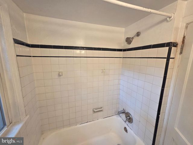 421 E 9TH ST, Wilmington, DE 19801