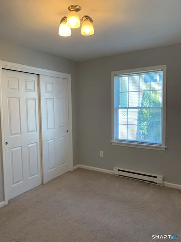 498 Naugatuck Avenue C, Milford, CT 06460