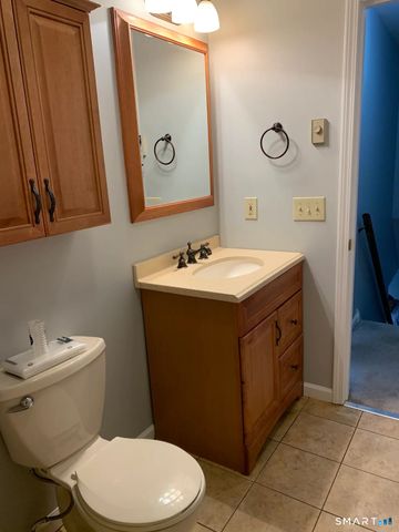 498 Naugatuck Avenue C, Milford, CT 06460