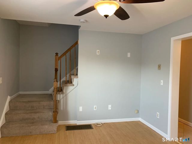 498 Naugatuck Avenue C, Milford, CT 06460