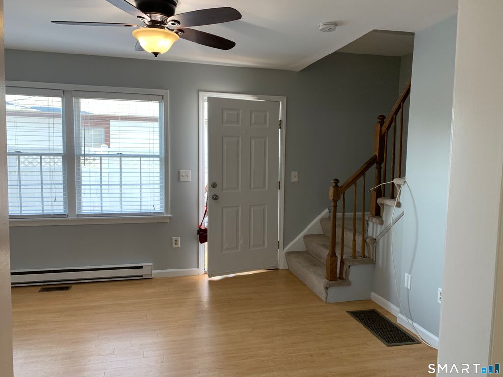 498 Naugatuck Avenue C, Milford, CT 06460