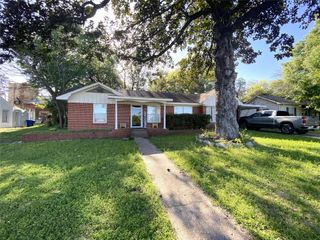 1016 Pecan Street, Huntsville, TX 77320