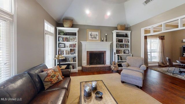 322 Woodlands Drive, Brandon, MS 39047