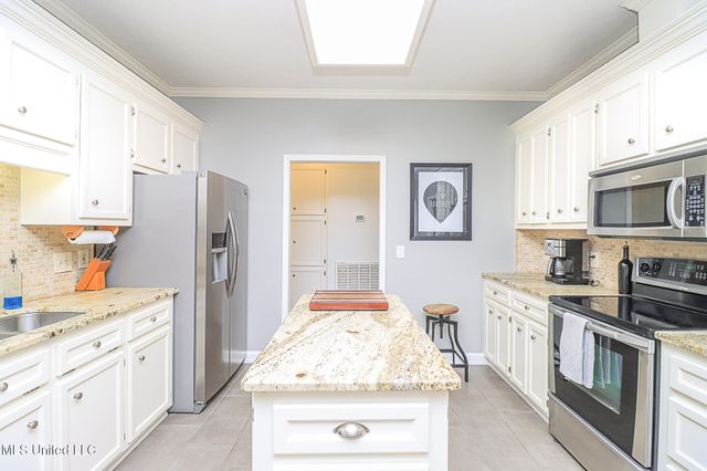 322 Woodlands Drive, Brandon, MS 39047