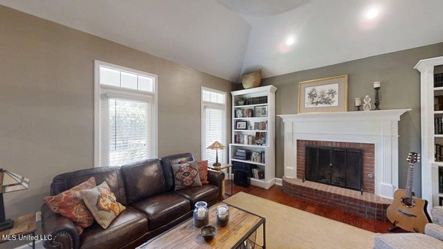 322 Woodlands Drive, Brandon, MS 39047
