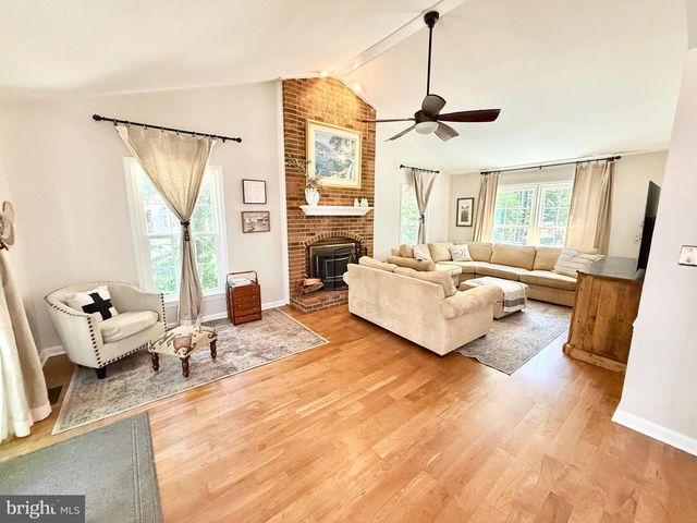 222 MIDSHIPMAN CIR, Stafford, VA 22554