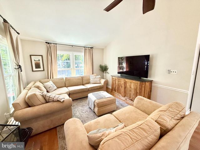 222 MIDSHIPMAN CIR, Stafford, VA 22554