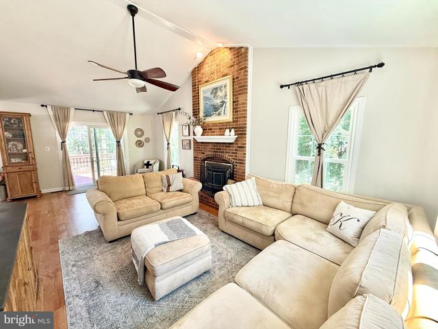 222 MIDSHIPMAN CIR, Stafford, VA 22554