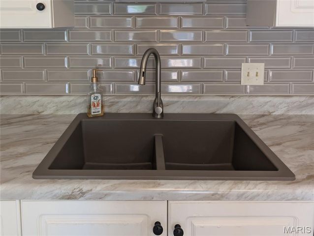 708 Riviera Circle, Edwardsville, IL 62025