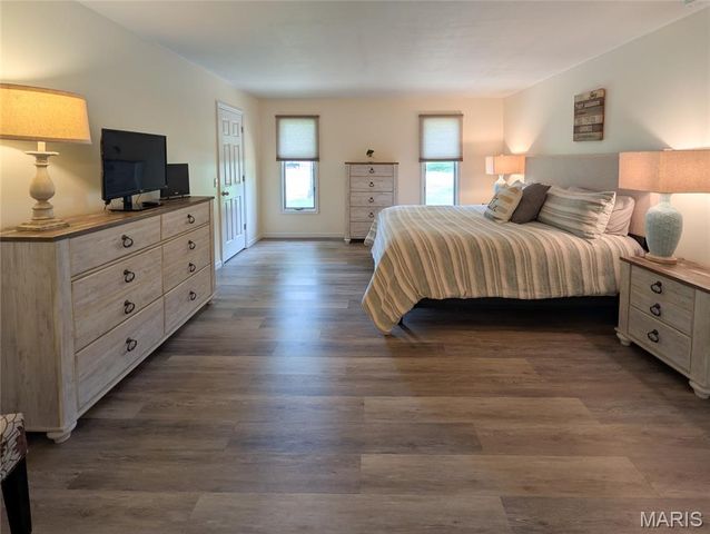 708 Riviera Circle, Edwardsville, IL 62025